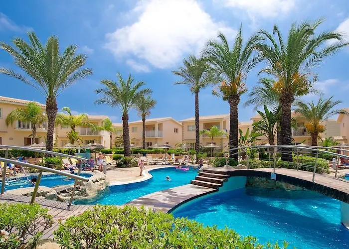 Tasia Maris Gardens Aparthotel