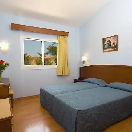 Tasia Maris Gardens Lejlighedshotel 3*