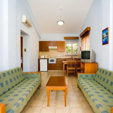 Tasia Maris Gardens Aparthotel 3*